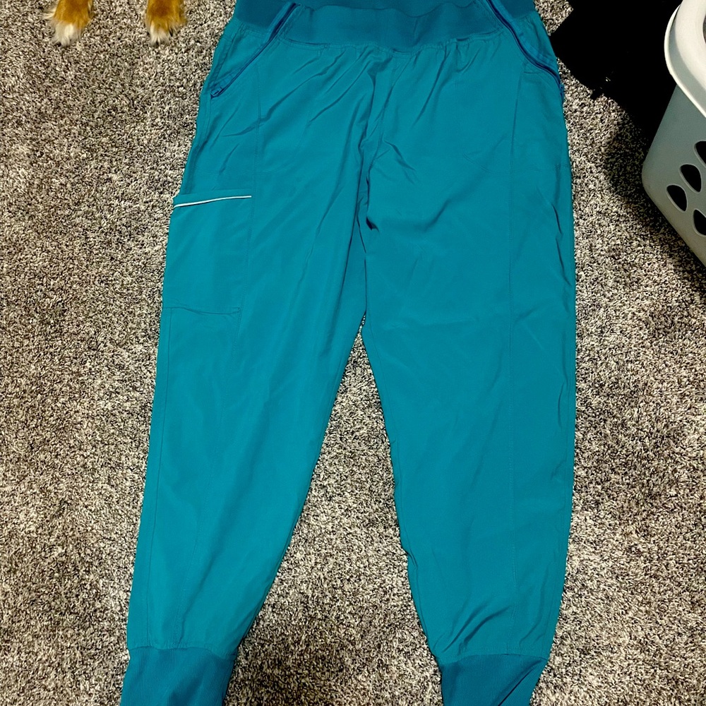 Cherokee Scrubs // XL TEAL